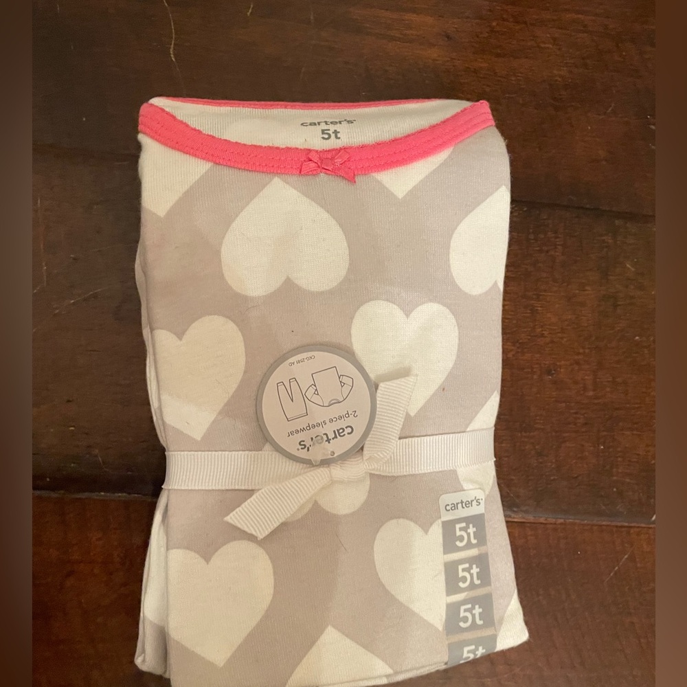 Carters pjs - Picture 3 of 3
